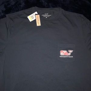 Vineyard Vines mens navy t shirt floral whale